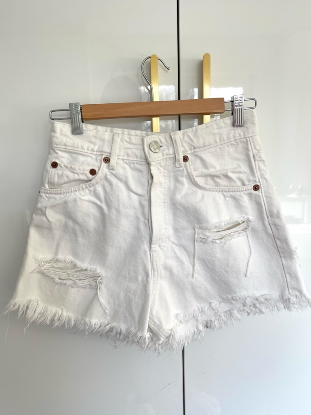 Zara White Distressed Denim Shorts small